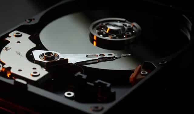 Detailed Comparison of Hard Drives and Solid-State Drives