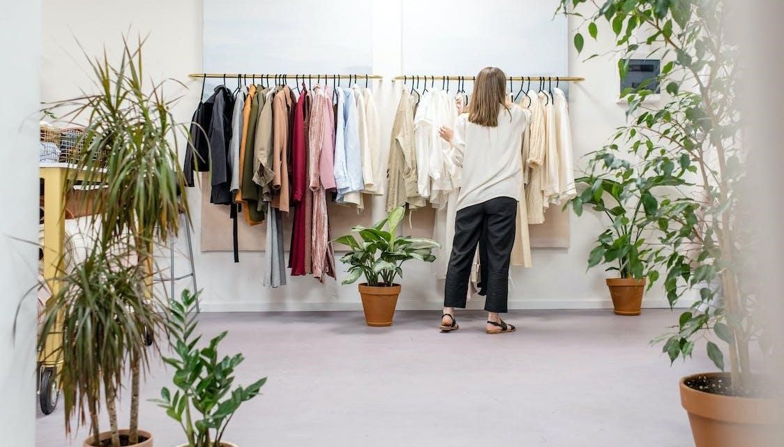 5 Tips for Women to Make Their Wardrobe Eco-Friendly